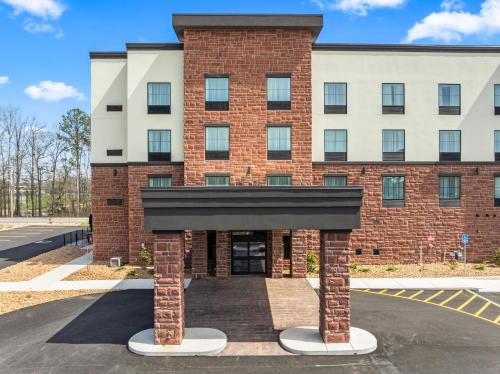 Cobblestone Hotel & Suites - Cullman