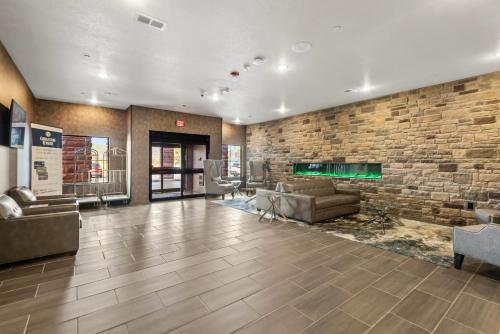 Cobblestone Hotel & Suites - Cullman