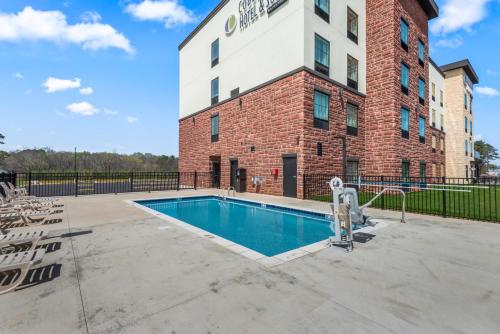 Cobblestone Hotel & Suites - Cullman