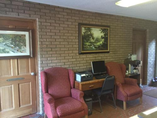 Master Hosts Resorts-Highland Hills Cabins - 로비