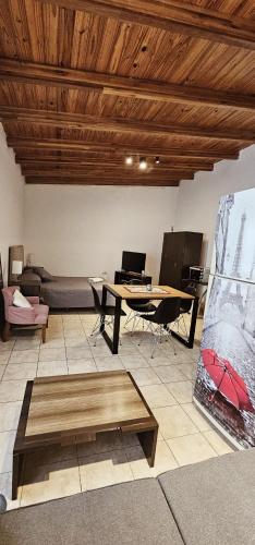 One-Bedroom Apartment image 2