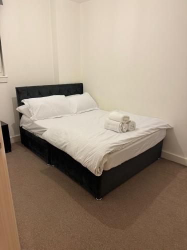 Spacious 2 Bedrooms Apartment In Stratford