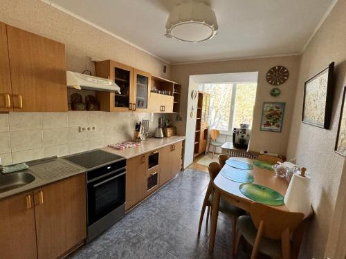 virtuve, VIsagino Apartment in Visaginas