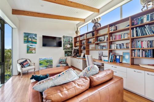 923 Takatu - Tawharanui Peninsular Holiday Home