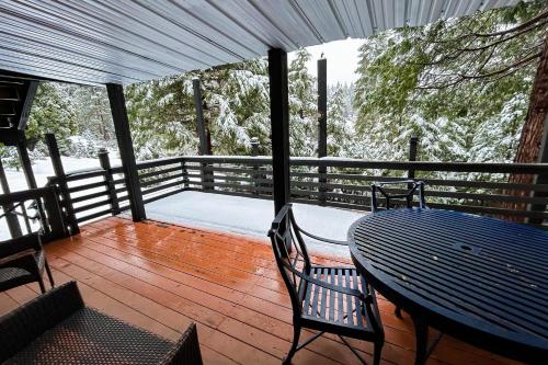 Whispering Trees in فيش كامب