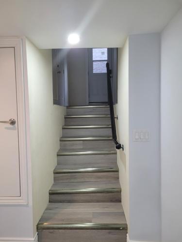 ทางเข้า, Cozy Room in a Quiet Neighbourhood near สวนสัตว์โตรอนโต