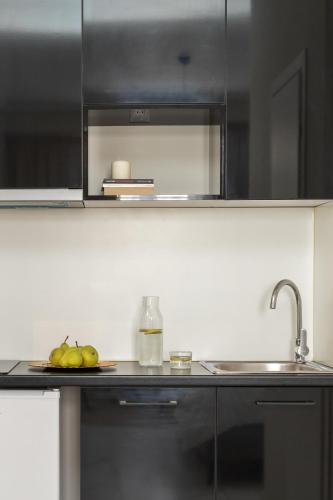 Black Onyx Comfort Suites
