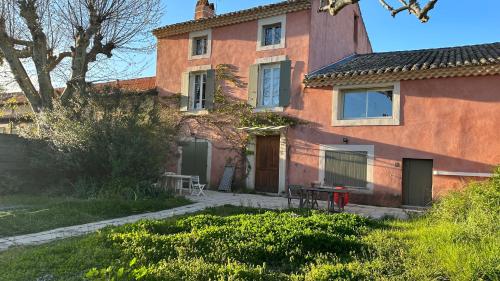 Maison avec piscine chauffée, jacuzzi et sauna 26p