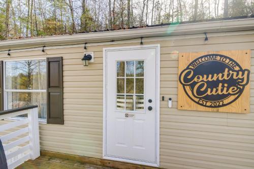 Private Sevierville Cabin 10 Mi to Pigeon Forge! in Sevierville, USA