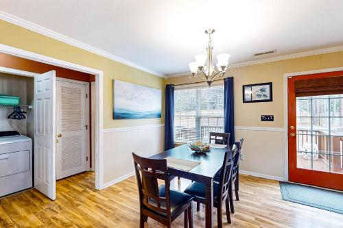 Seaside Haven - Entire Property in Sneads Ferry, USA