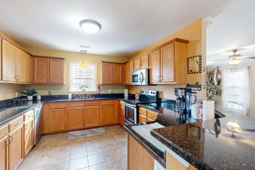 Seaside Haven - Entire Property in Sneads Ferry, USA