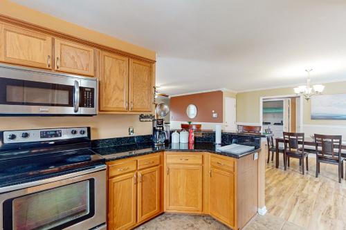 Seaside Haven - Entire Property in Sneads Ferry, USA