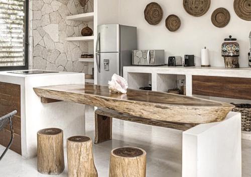Three-Bedroom Luxury House image 6