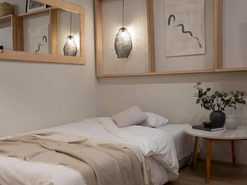 One-Bedroom Apartment image 3