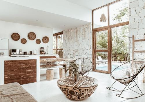 Three-Bedroom Luxury House image 10