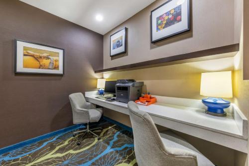 Best Western Plus Taft Inn