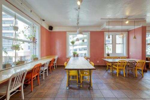 HI San Francisco Downtown Hostel - image 9