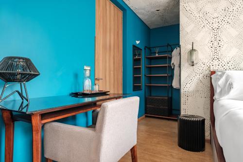 Pug Seal Polanco Allan Poe Pug Seal Polanco Allan Poe