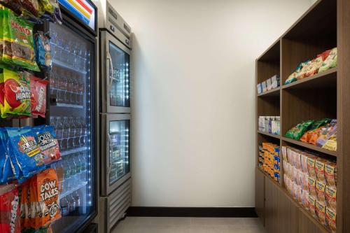 Staybridge Suites Cathedral City – Palm Springs an IHG Hotel - image 14