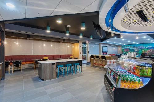 Ételek és italok, Tru by Hilton Lexington University Medical Center in Virginia Ave