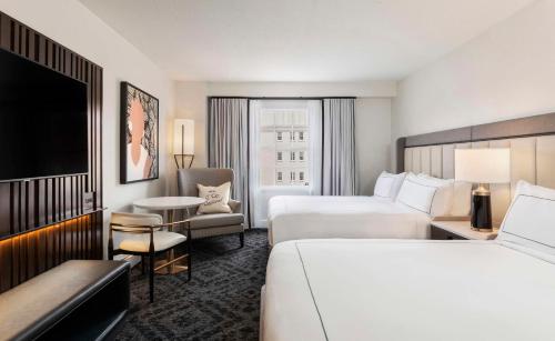 543309143 Mills House Charleston, Curio Collection by Hilton