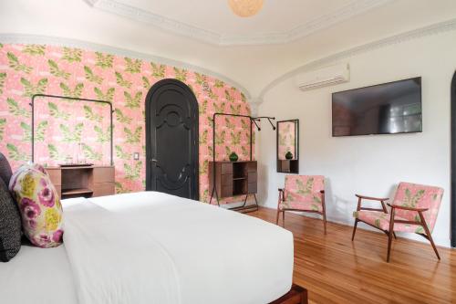 Pug Seal Polanco Allan Poe Pug Seal Polanco Allan Poe