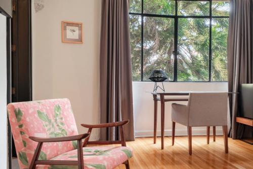 Pug Seal Polanco Allan Poe Pug Seal Polanco Allan Poe