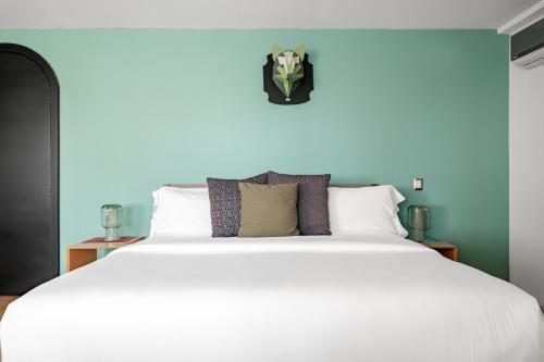 Pug Seal Polanco Allan Poe Pug Seal Polanco Allan Poe