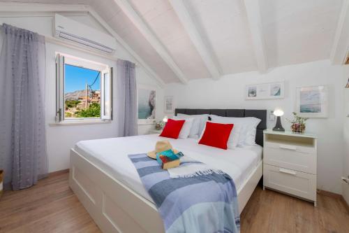 Beachfront family-friendly house with hot tub Cavtat Dubrovnik - 22828 - image 4