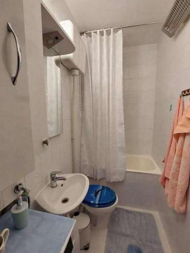 One-Bedroom Apartment with Balcony image 8