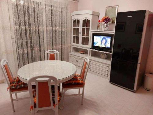 One-Bedroom Apartment with Balcony image 6