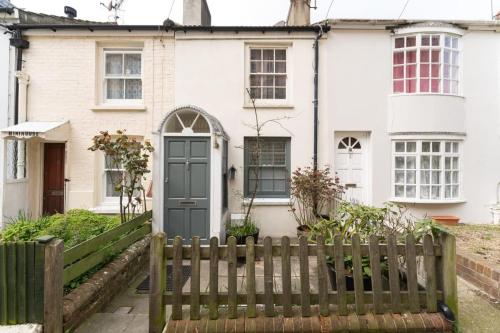 Super central cosy & cute North Laine cottage