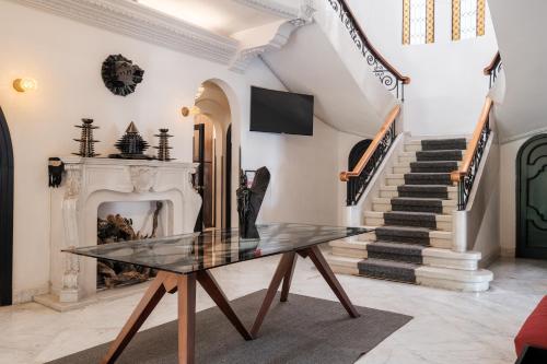 Pug Seal Polanco Allan Poe Pug Seal Polanco Allan Poe