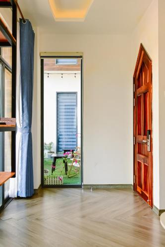 Deluxe Double Room with Balcony room in Eden Home&Cafe