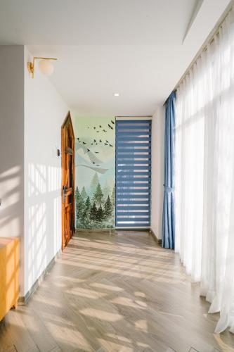 Twin Room image 7
