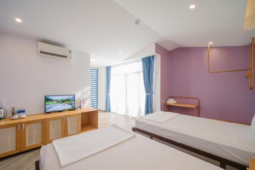 Twin Room image 10