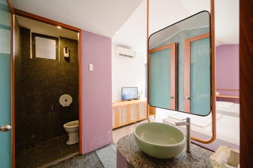 Twin Room image 3