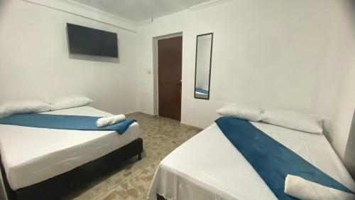 APARTAHOTEL ESTADIO GOLD, Медельин (фото 7)