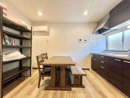 STS-Senzoku House