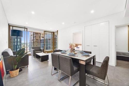 SOP 99 Modern 3 Bedroom with Pool & Free Parking