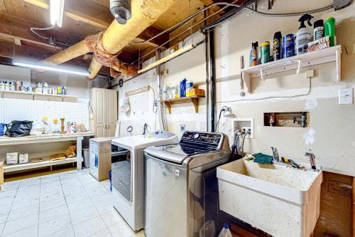 Moose Tracks Hideaway Moose Tracks Hideaway