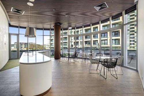 High-Rise Balcony Unit with City Views Gym Pool