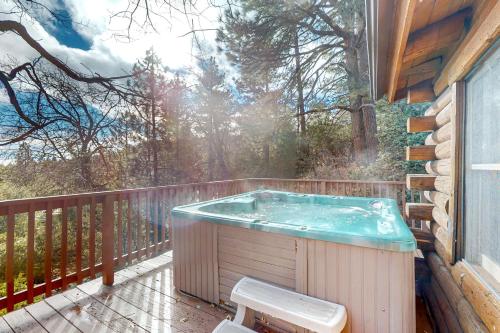 San Jacinto Lodge in Idyllwild, USA
