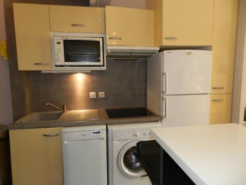 Appartement Le Lavandou, 2 pièces, 4 personnes - FR-1-251-706