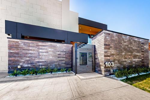 Zen Vibes on Esperanza St.