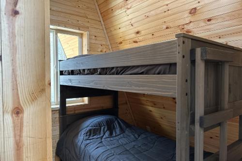 Overlook Cabin in Newport, USA