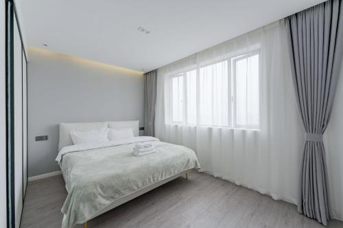 Eastern Hub - ZhongShan Park Metro Station 50m, Modern Light Three-bedroom Apartment, Šanghaj (fotografie 6)