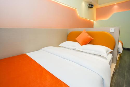 Wind sleeping Color Hotel - GuangZhou CHIME LONG Line7&18Nancun Wanbo STN