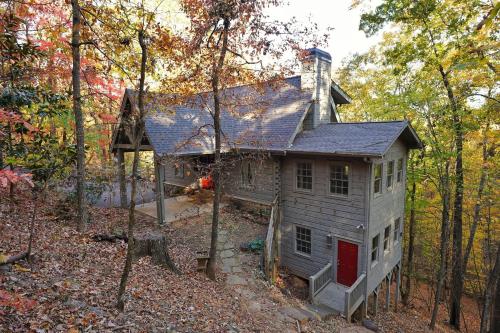 Elemental Bliss - Enjoy cookouts on the deck and peaceful valley views