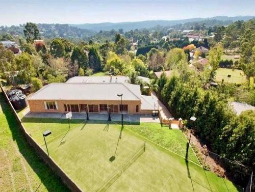 Exquisite Villa Living at 5 Swansfield Ct, Warrandyte - Shared Amenities Await!